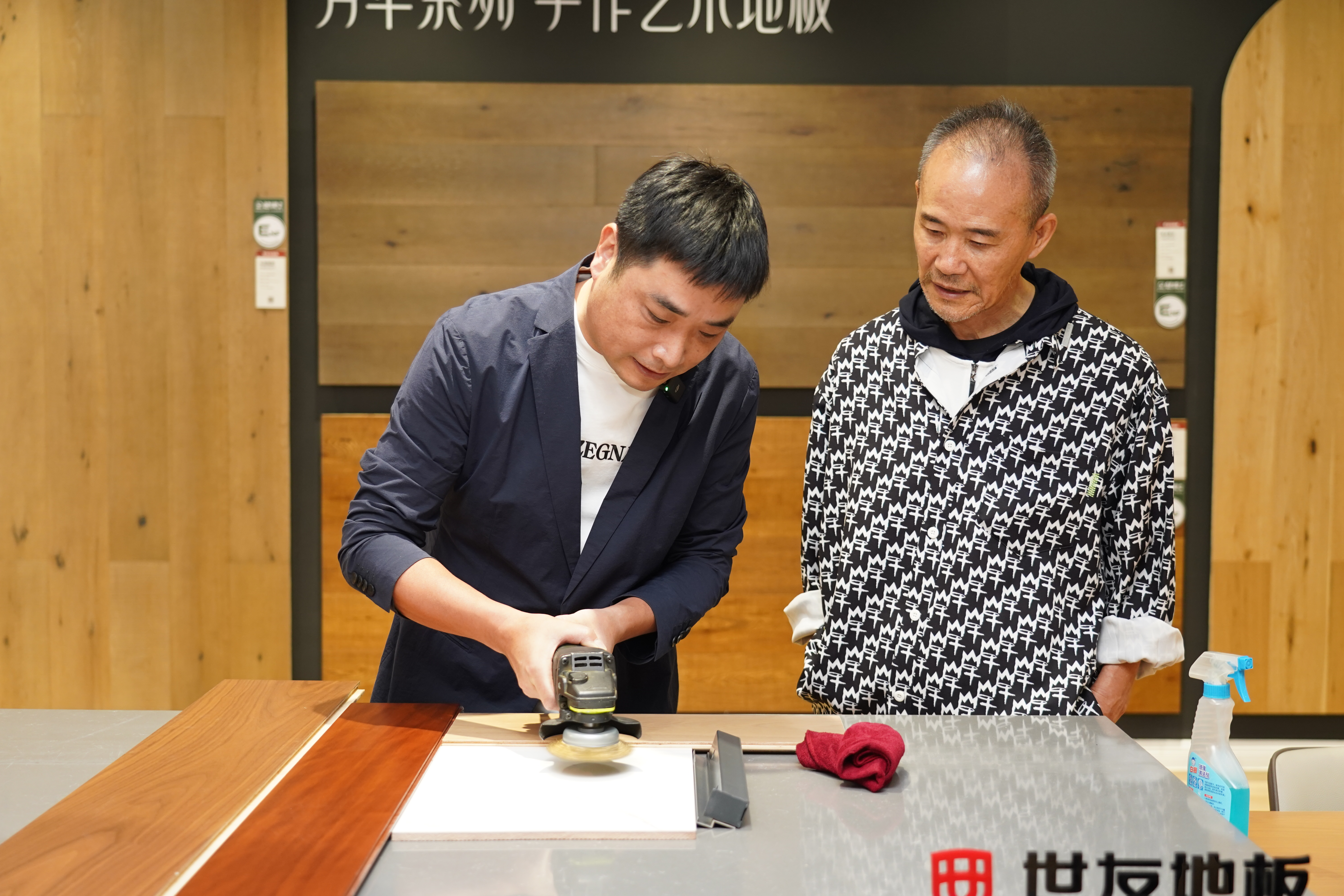 共建綠色生態(tài) 共鑒超級品質(zhì)，綠色品質(zhì)大使王石高度評價世友客臥通鋪地板