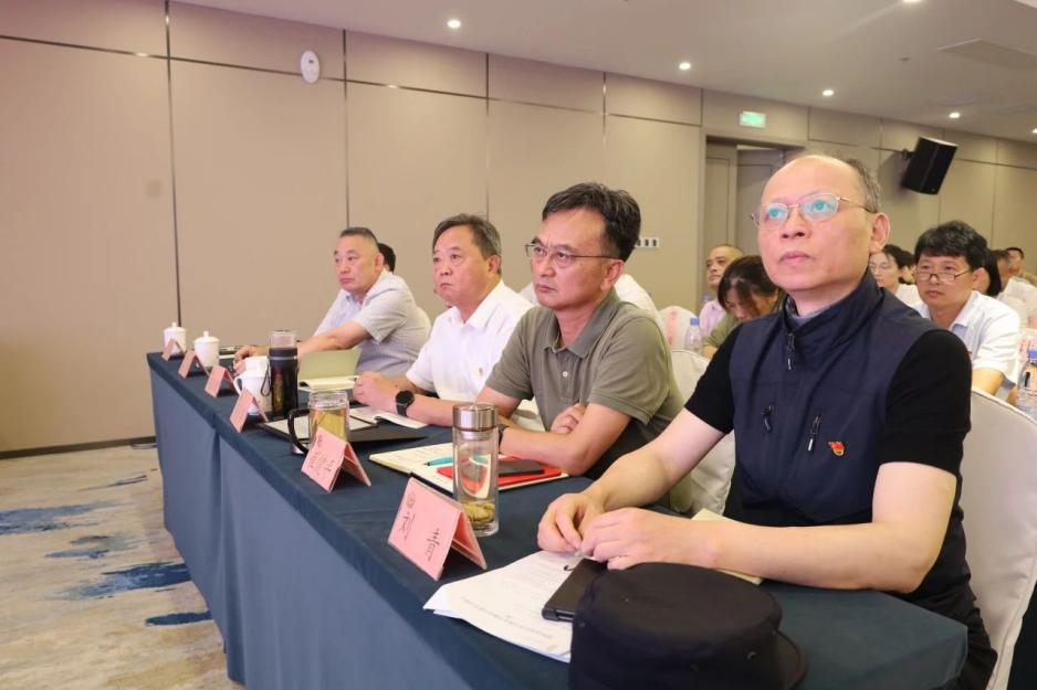 C:/Users/admin/Desktop/凝心聚力謀發(fā)展 同心奮斗譜新篇——南京市公安局國資辦黨總支、南京市保安服務有限公司黨支部聯(lián)合舉辦專題黨課/3.jpg3