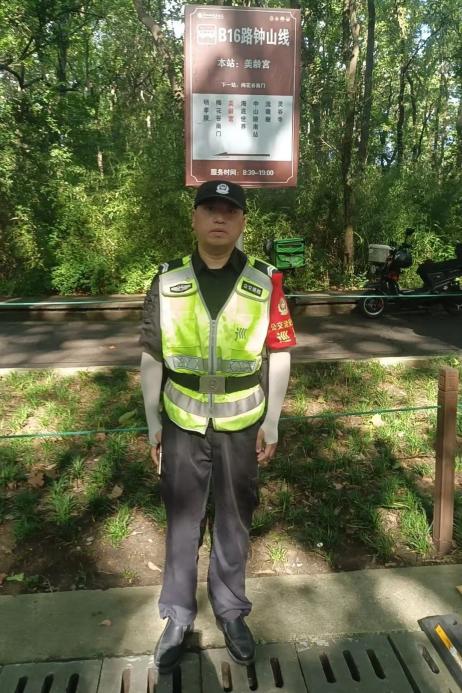 C:/Users/Administrator/Desktop/臺風“貝碧嘉”來襲，南京保安積極應對，“守”護萬家團圓！/1.jpg1