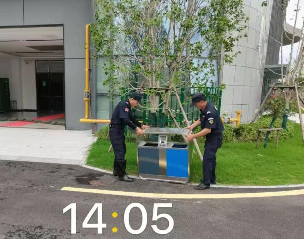 C:/Users/BA/Desktop/風(fēng)雨過后南京保安迅速行動，恢復(fù)安“寧”面貌/4.jpg4