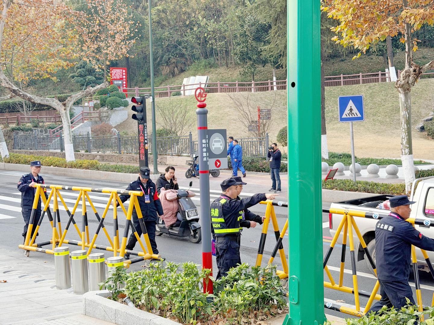 E:/25.12.10后 上傳網(wǎng)站留存/“保安衛(wèi)士”護(hù)航，熱血燃賽場(chǎng)！——南京市保安服務(wù)有限公司大廠分公司保障WCBA女籃聯(lián)賽激情開(kāi)燃/照片/微信圖片_20251210163658_265_1.jpg微信圖片_20251210163658_265_1