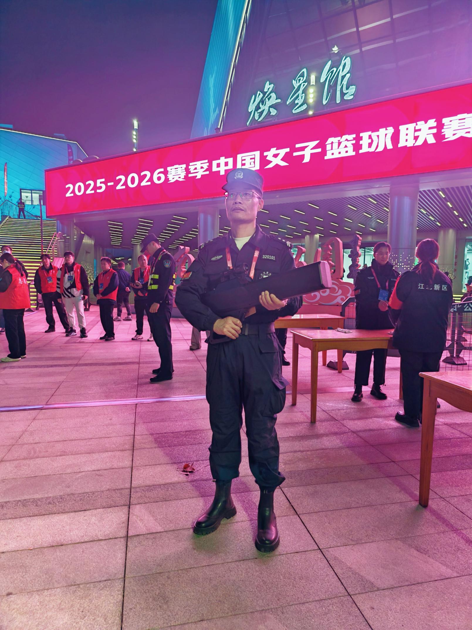 E:/25.12.10后 上傳網(wǎng)站留存/“保安衛(wèi)士”護(hù)航，熱血燃賽場(chǎng)！——南京市保安服務(wù)有限公司大廠分公司保障WCBA女籃聯(lián)賽激情開(kāi)燃/照片/微信圖片_20251211080736_275_1.jpg微信圖片_20251211080736_275_1